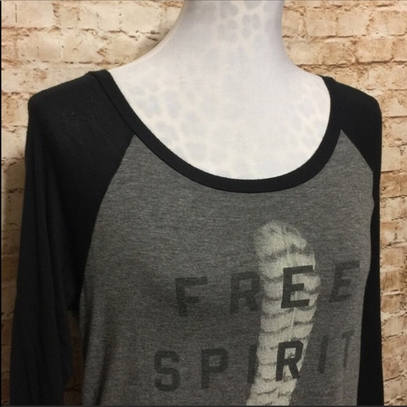 AEO American Eagle Free Spirit Soft & Sexy Tee - Picture 3 of 8